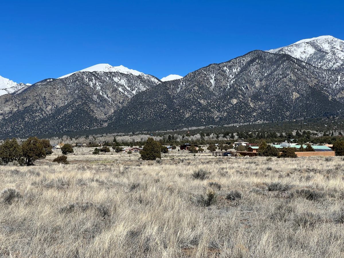 Decorative background for Expansive Land with Scenic Mountain Views image 9