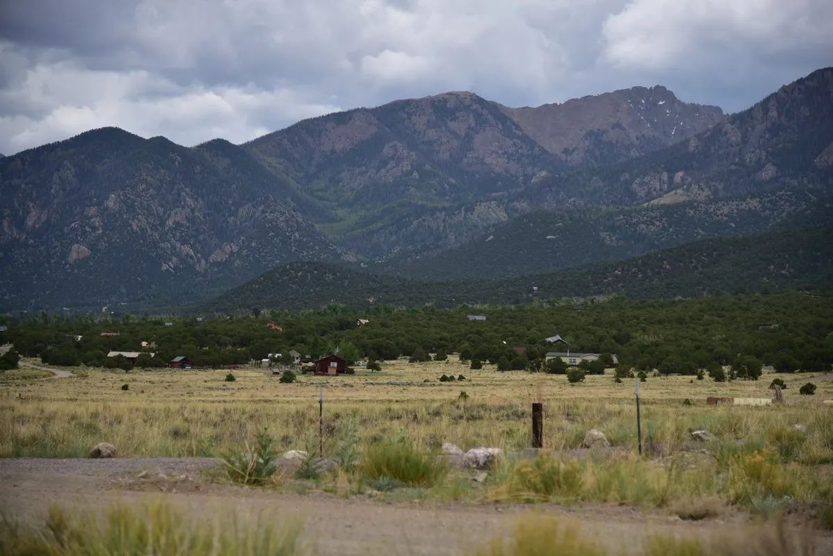 Level Property in Crestone Area - Image 3