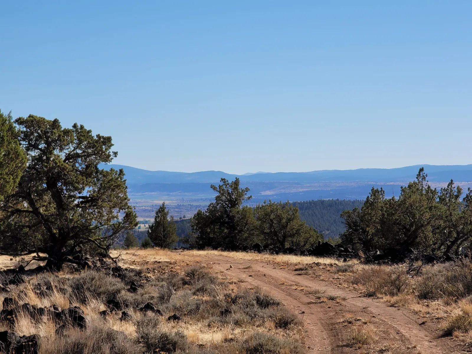 Oversized Property, Quiet Area in Modoc County, CA