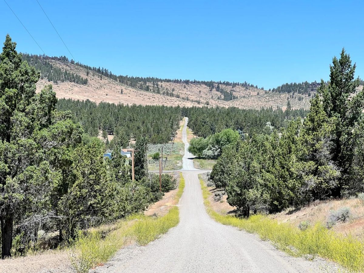 Decorative background for Power at the Street, Nice Gravel Road Access image 6