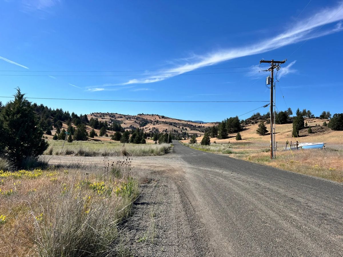 Paved Road, Power, Great Build/Retreat Location - Image 2