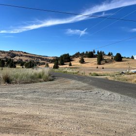 Paved Road, Power, Great Build/Retreat Location in Siskiyou County, CA