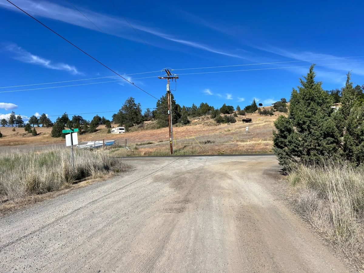 Decorative background for Paved Road, Power, Great Build/Retreat Location image 8