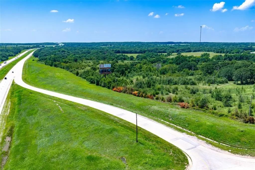 Decorative background for 27.9 Acres - Corner of I-40 & Hwy 56, Exit 212 - Okemah, OK image 9