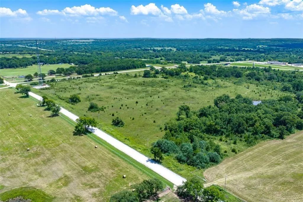 Decorative background for 24 Acres Near I-40 Exit 212 with Cell Tower Lease - Okemah, OK image 9