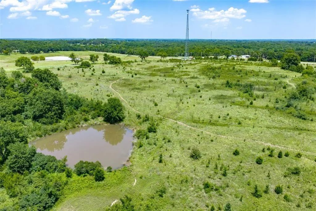 Decorative background for 53.68 Acres at I-40 Exit 212 Interchange - Okemah, OK image 17