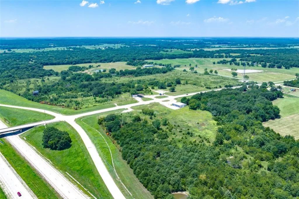 Decorative background for 10.5 Acres - Corner of I-40 & Hwy 56, Exit 212 - Okemah, OK image 8
