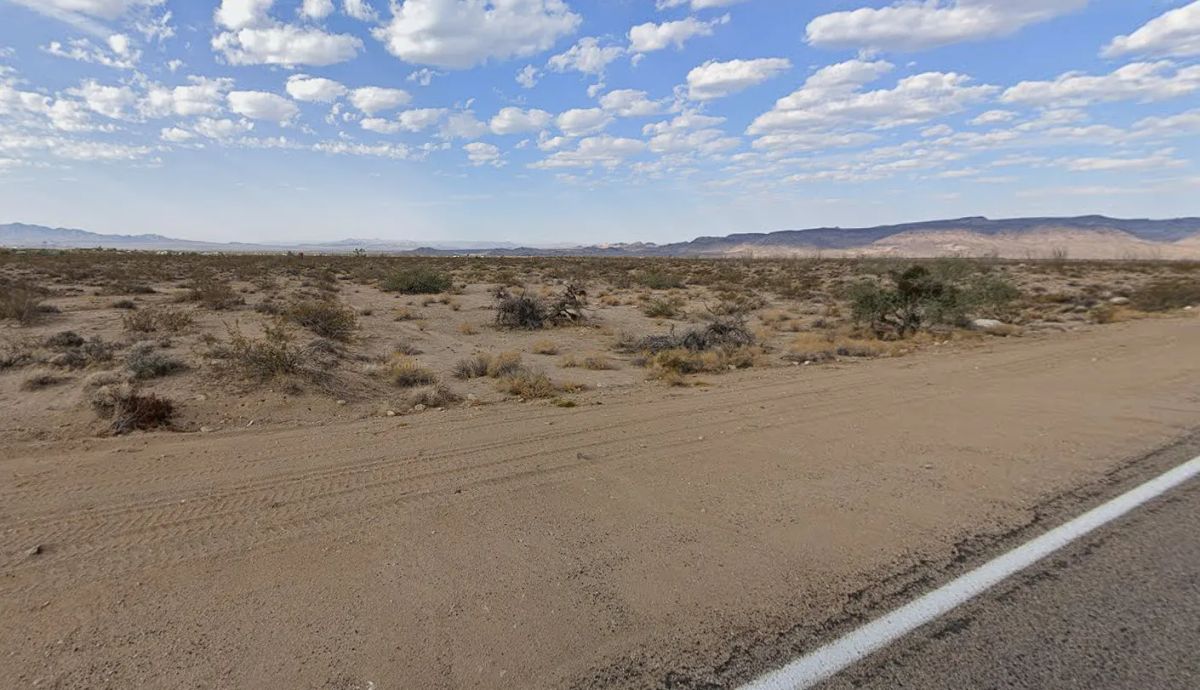 Decorative background for Retire Somewhere Peaceful— 2.35-Acre Arizona Land Without the Chaos image 6