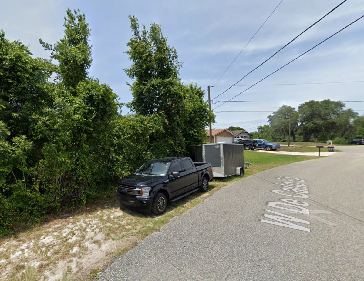 Triangular Lot in Residential Deltona - Image 4