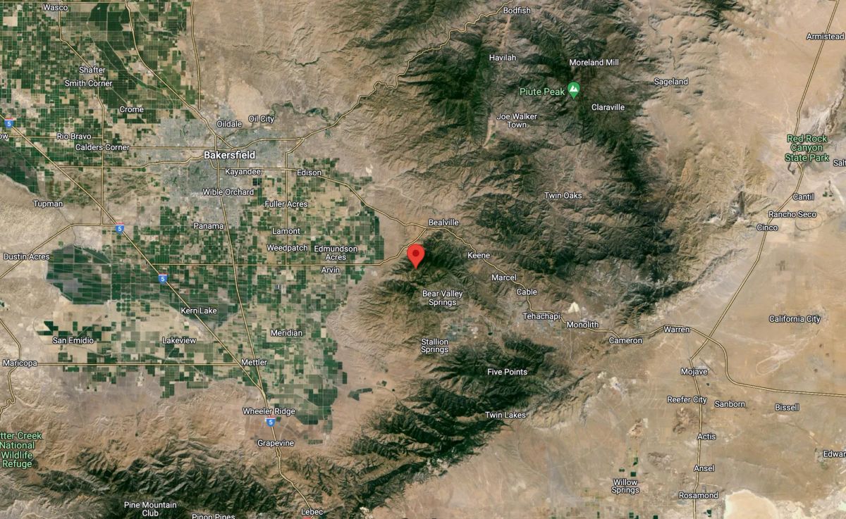 9+ Acres for sale in Tehachapi - Image 3