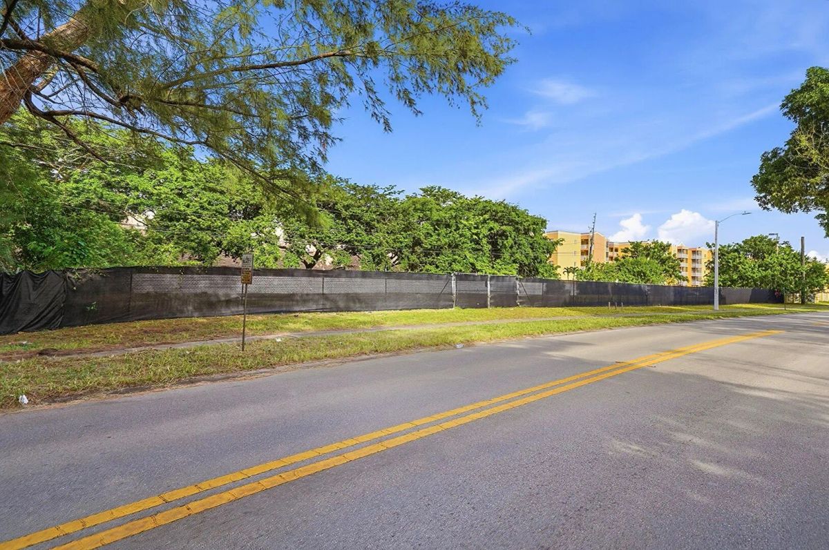 Decorative background for Vacant, Entitled Residential Property in Miramar, FL image 5