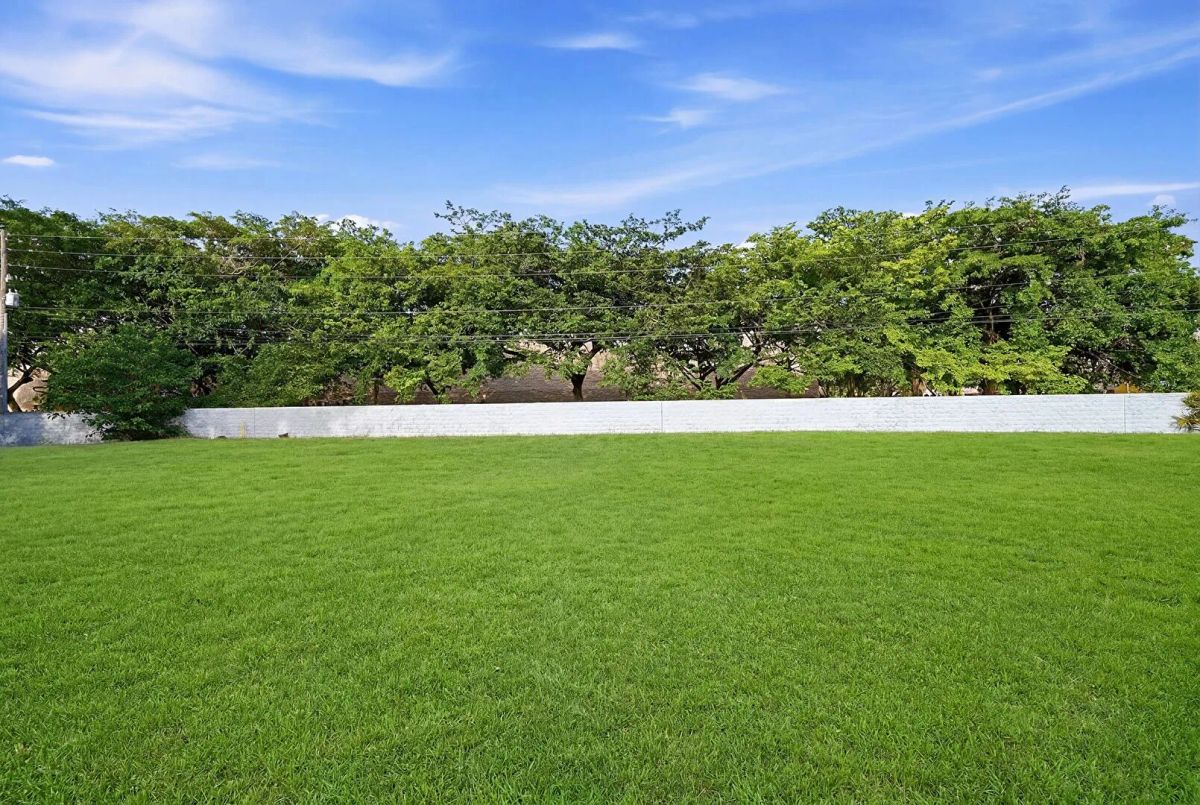 Decorative background for Vacant, Entitled Residential Property in Miramar, FL image 8