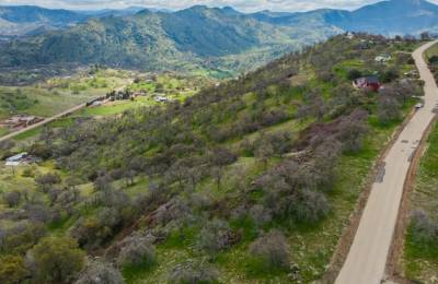 4.6 Acres of Scenic Land in Squaw Valley, CA