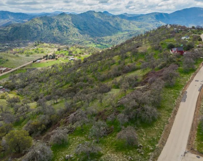 4.6 Acres of Scenic Land in Squaw Valley, CA in Fresno County, CA