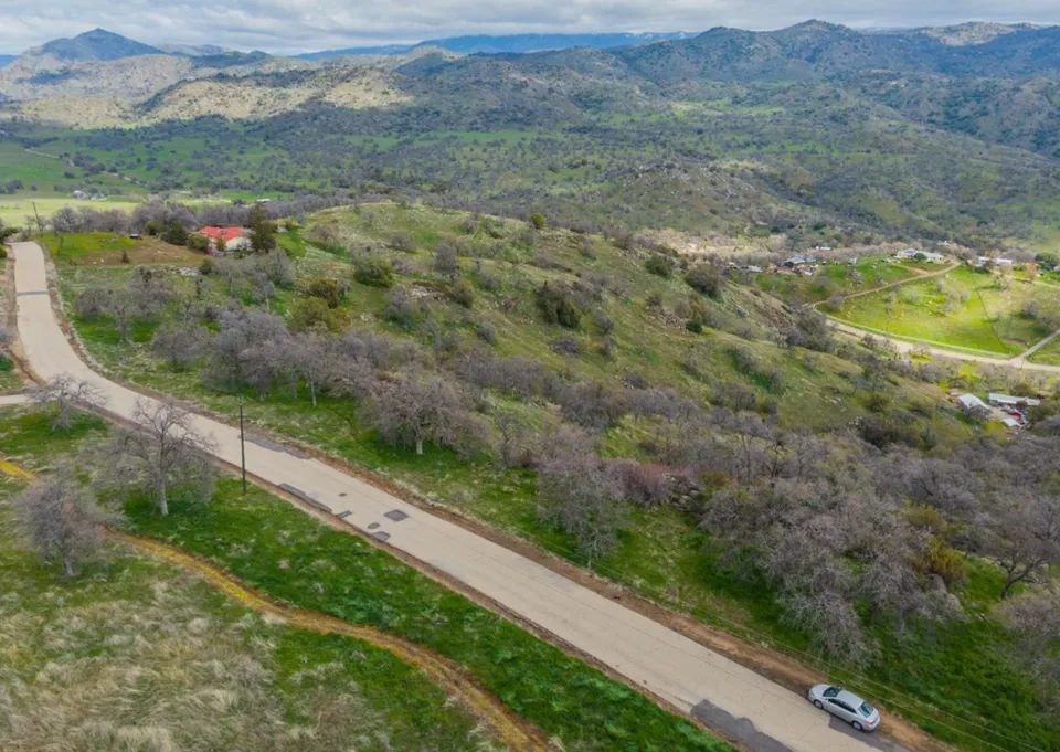 4.6 Acres of Scenic Land in Squaw Valley, CA in Fresno County, CA