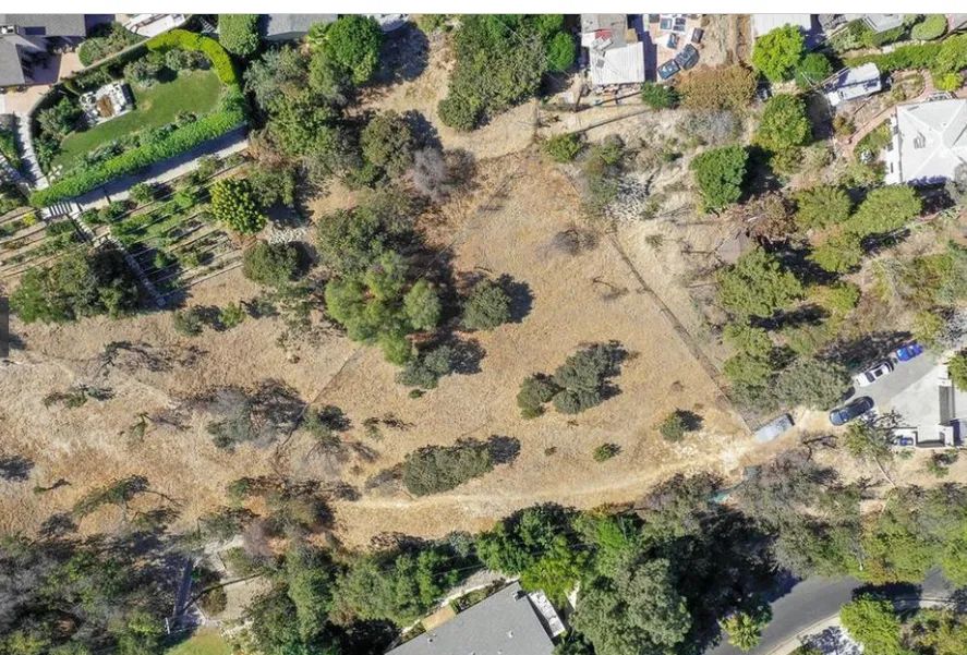 Decorative background for Incredible Homesite In Sherman Oaks, CA image 5