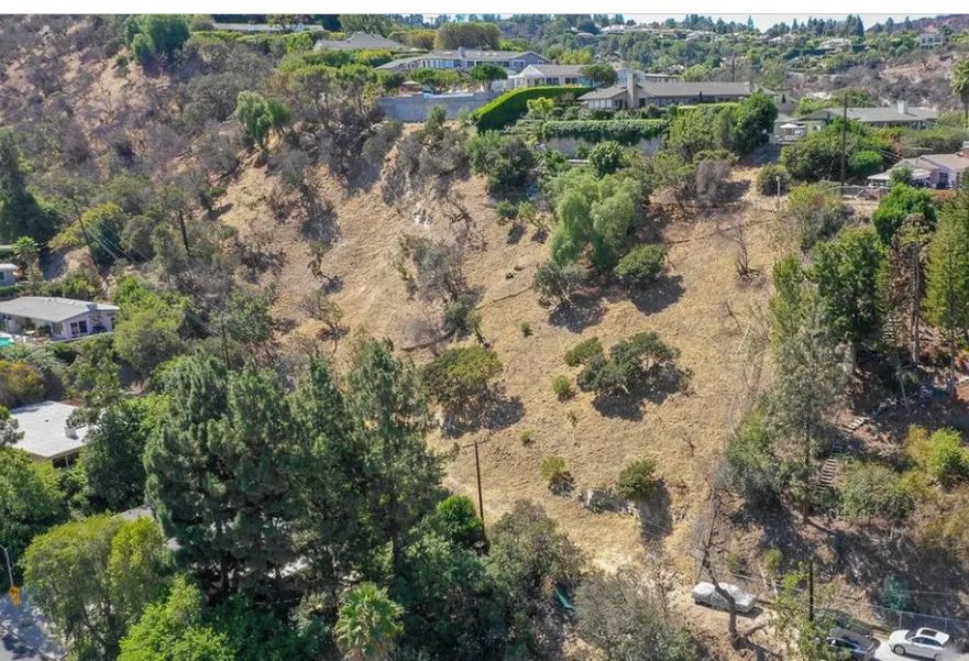 Decorative background for Incredible Homesite In Sherman Oaks, CA image 6