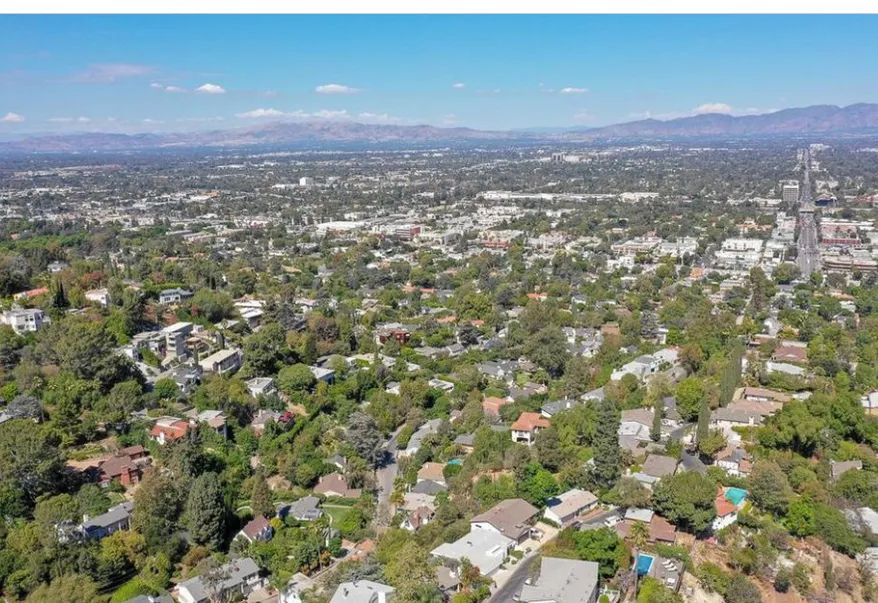 Decorative background for Incredible Homesite In Sherman Oaks, CA image 13