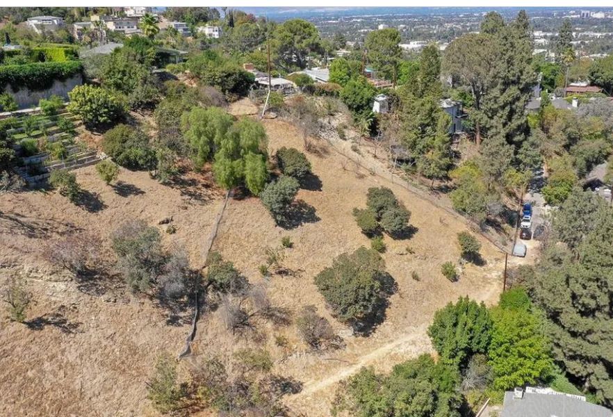 Decorative background for Incredible Homesite In Sherman Oaks, CA image 17