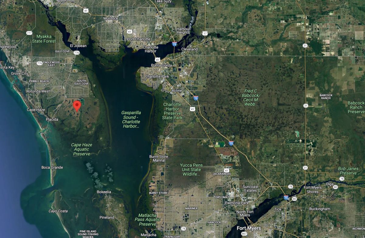 Decorative background for Undeveloped Lot in Port Charlotte at the end of the Cul De Sac image 5