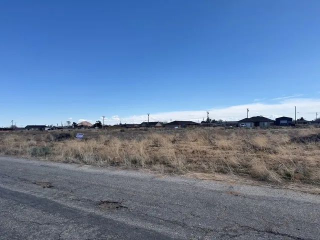 Multi Family Residential Undeveloped Lot in California City, CA - Image 2