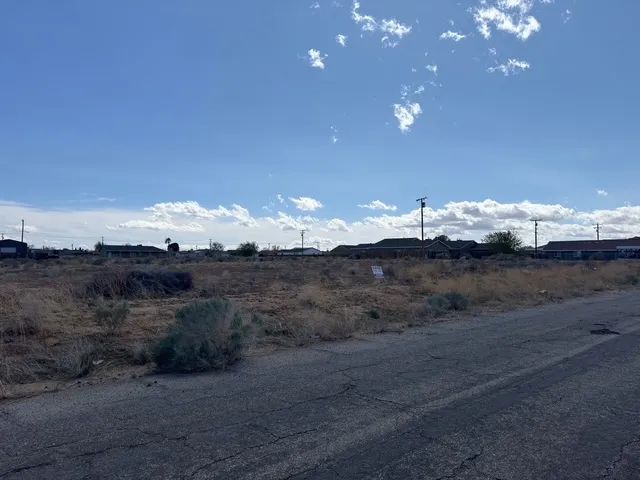 Multi Family Residential Undeveloped Lot in California City, CA - Image 3