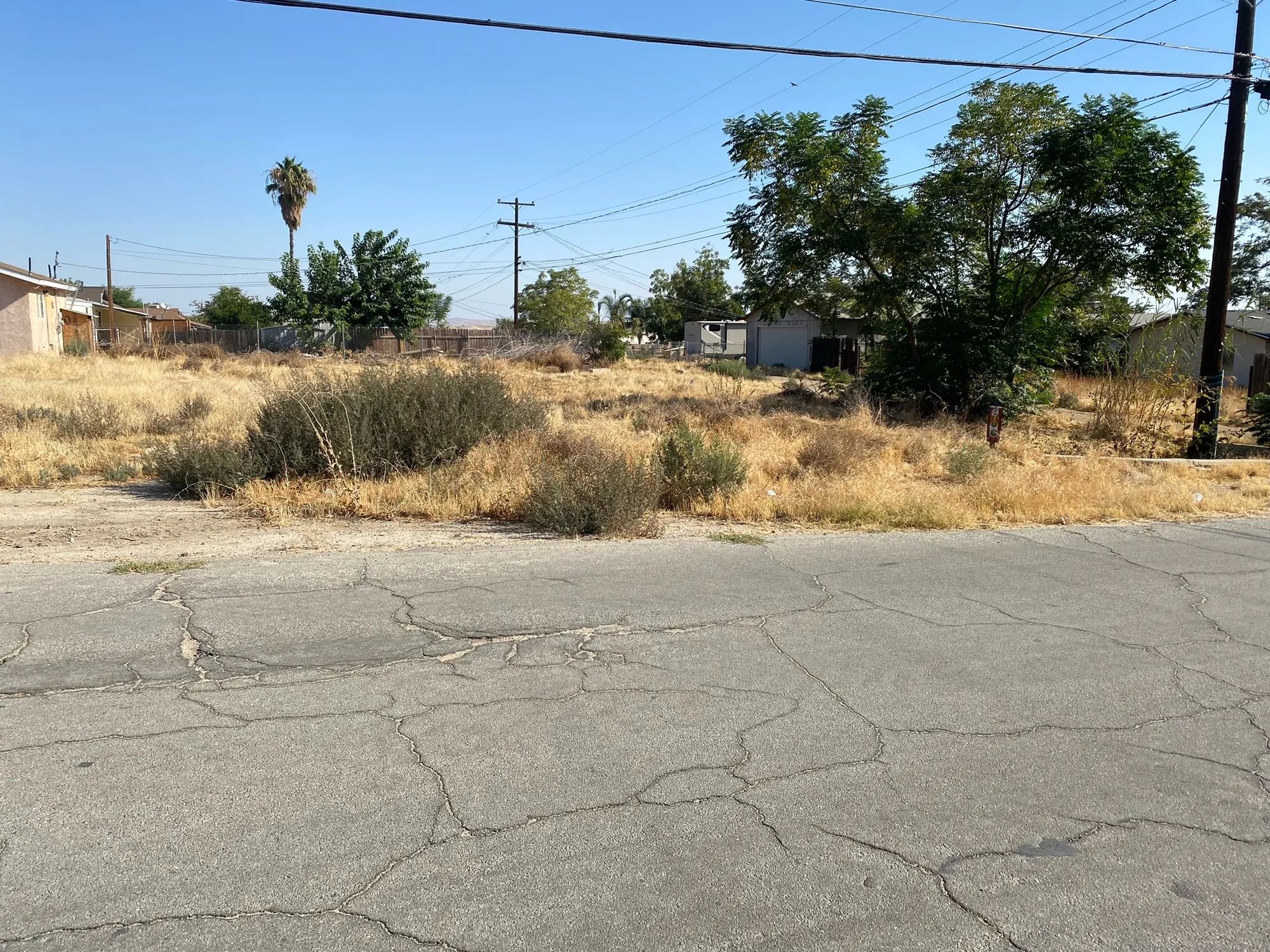 Corner, Undeveloped Lot in Residential Taft
