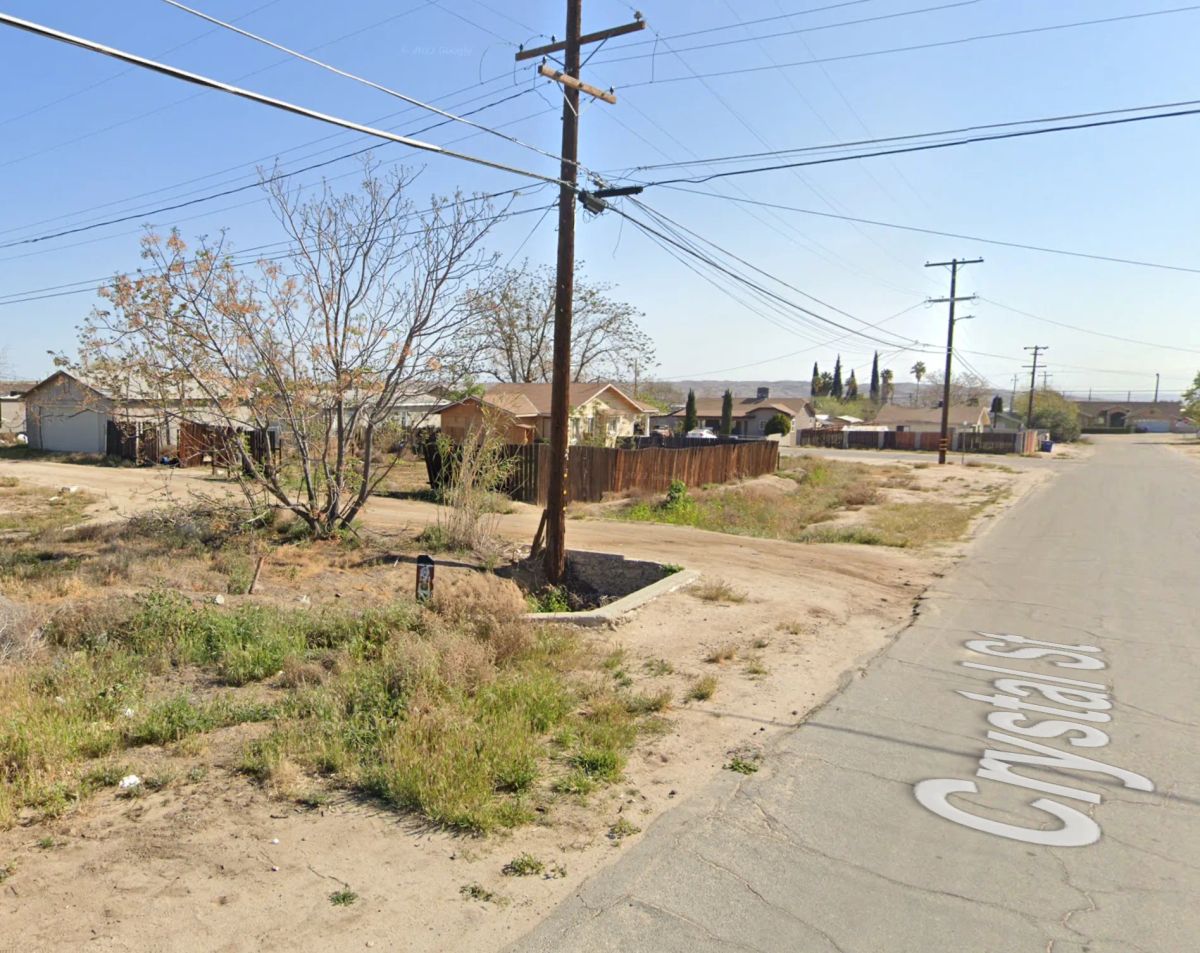 Decorative background for Corner, Undeveloped Lot in Residential Taft image 12