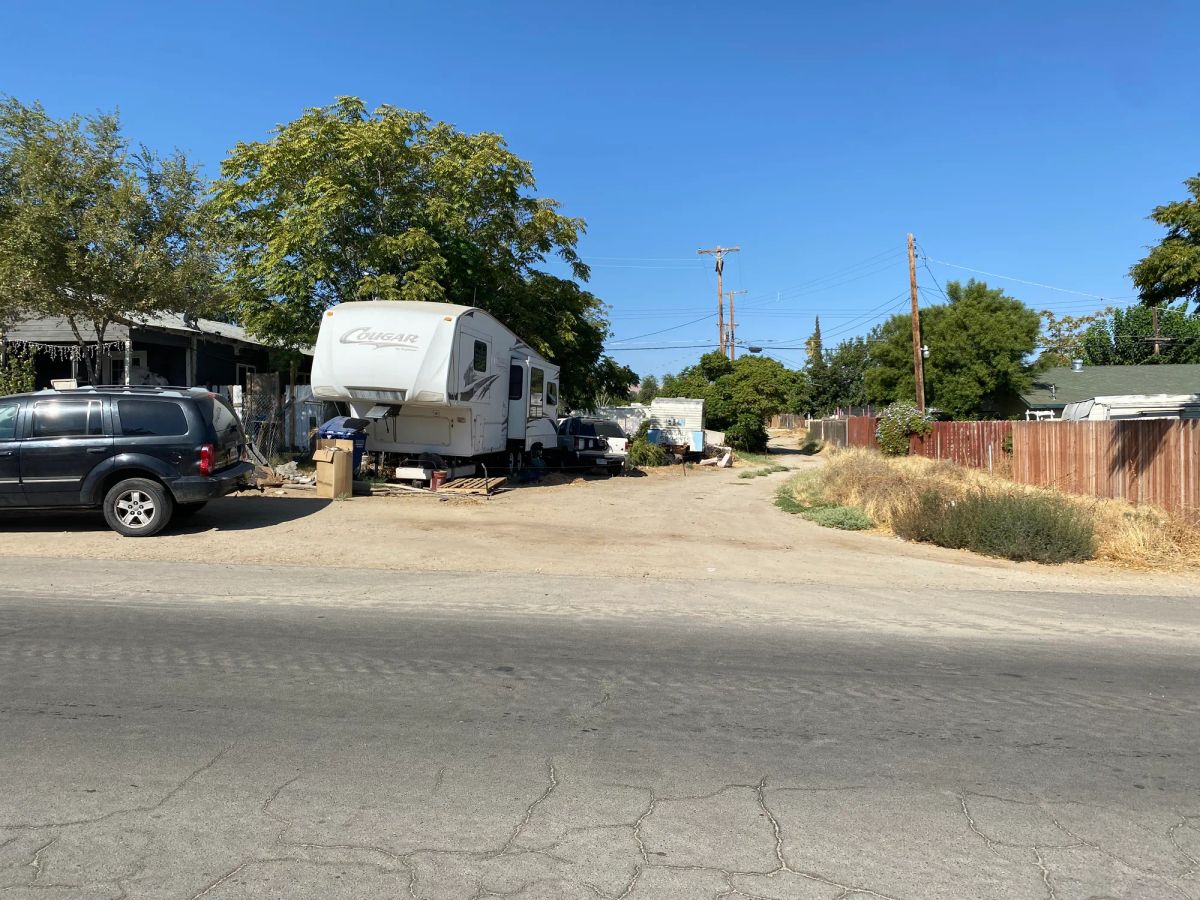 Decorative background for Corner, Undeveloped Lot in Residential Taft image 6