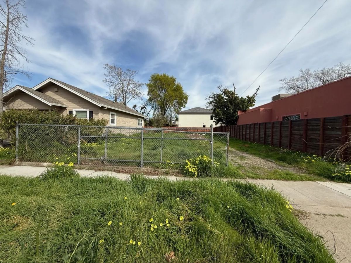 Level, Cleared Residential Lot in Sacramento, CA - Image 3
