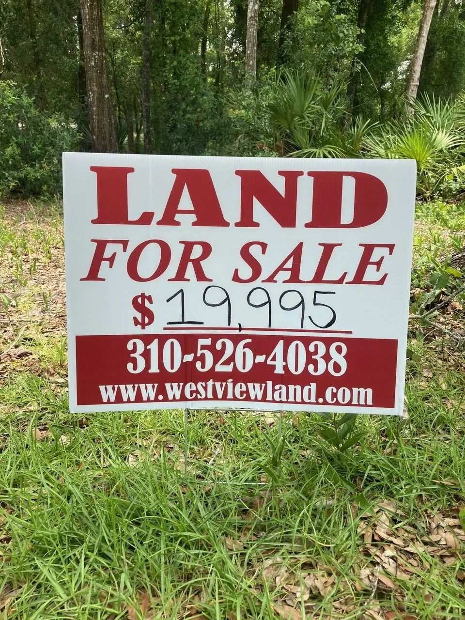 Decorative background for Undeveloped Corner Lot in Hudson, FL image 8