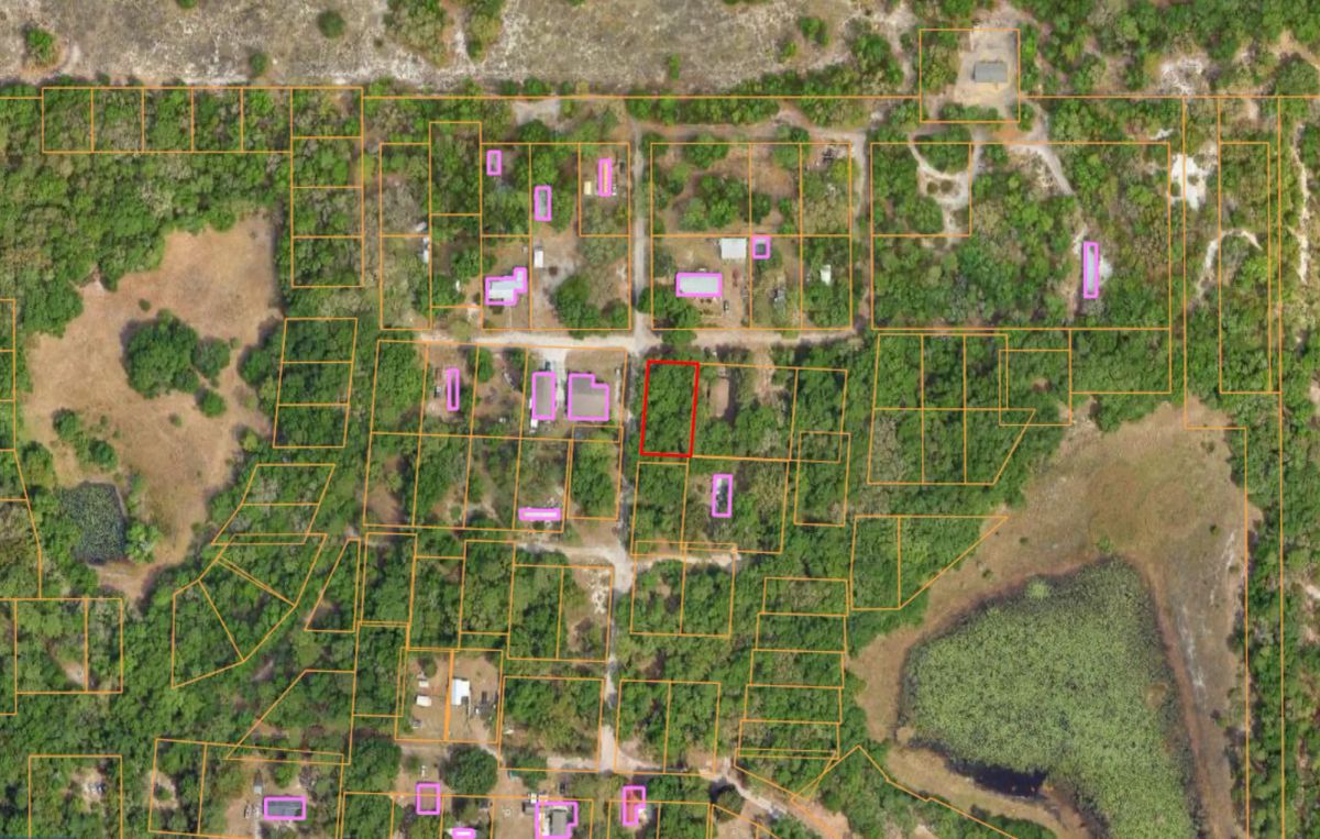 Decorative background for Undeveloped Corner Lot in Hudson, FL image 11