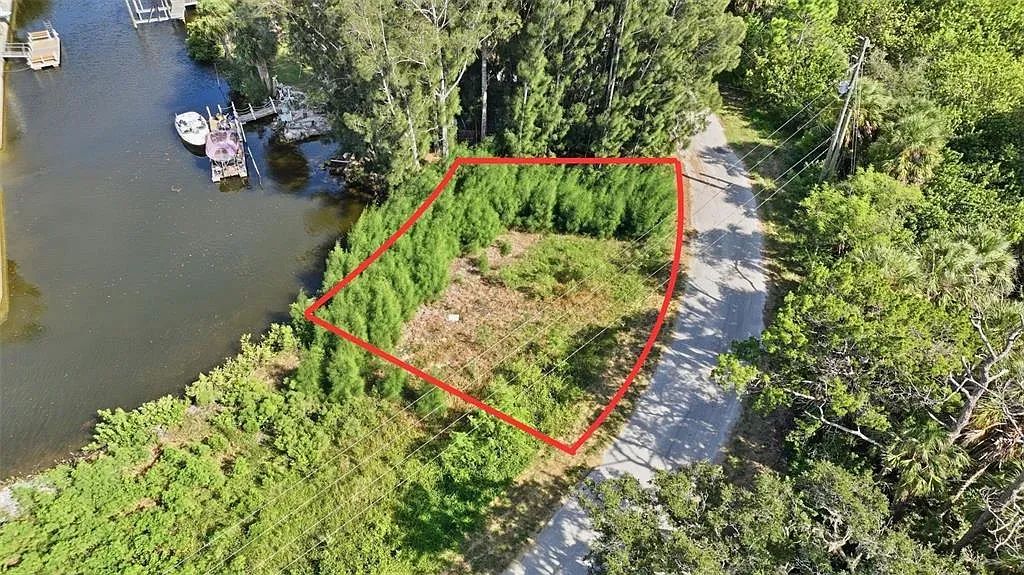 Waterfront Corner Residential Lot in Hudson, FL - Image 3