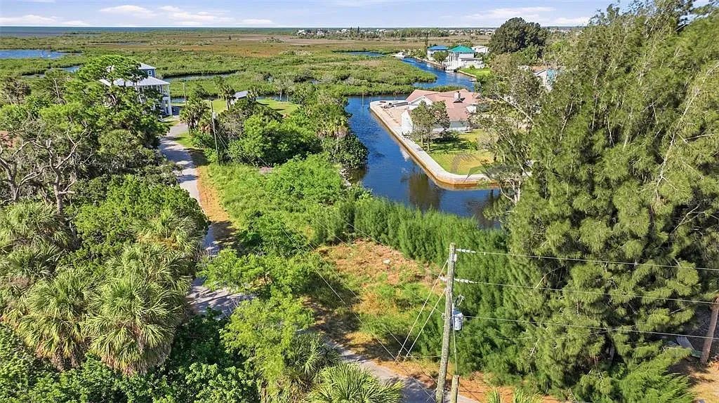 Decorative background for Waterfront Corner Residential Lot in Hudson, FL image 18