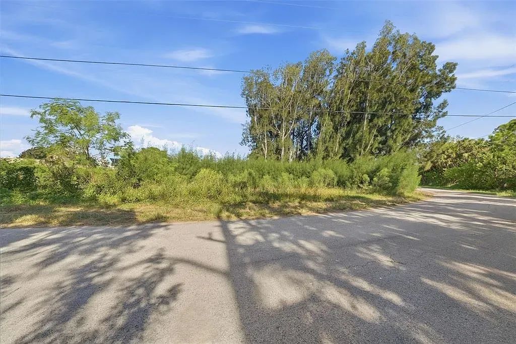 Decorative background for Waterfront Corner Residential Lot in Hudson, FL image 19