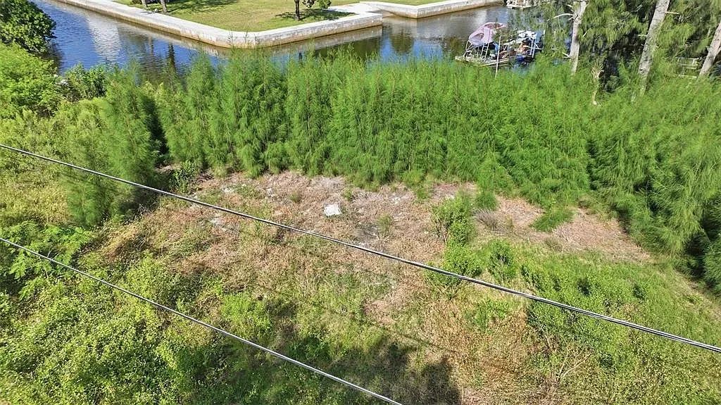 Decorative background for Waterfront Corner Residential Lot in Hudson, FL image 21