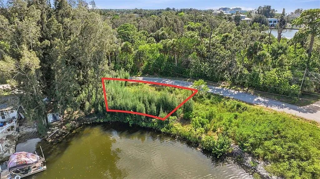 Decorative background for Waterfront Corner Residential Lot in Hudson, FL image 24
