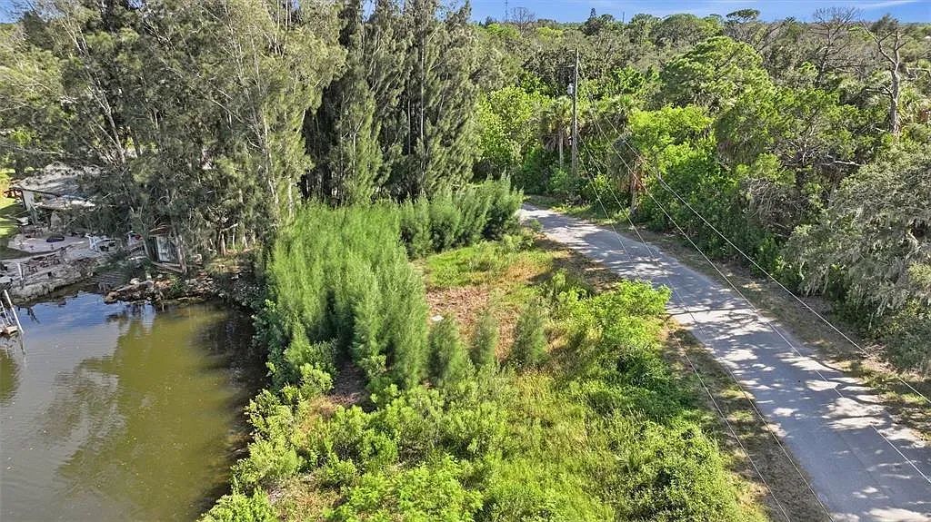 Decorative background for Waterfront Corner Residential Lot in Hudson, FL image 28