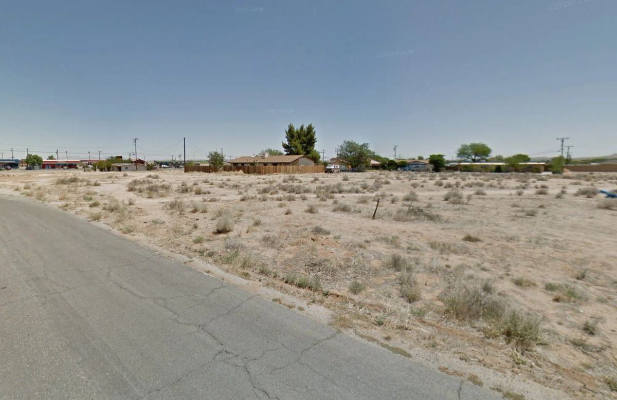 Decorative background for Adjoining, Vacant, Single Family Residential Lot in California City image 9