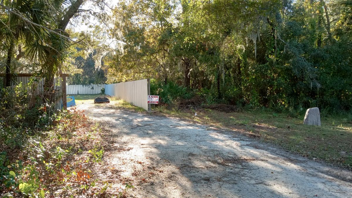 Vacant Half-Acre in a Cul de Sac in Crystal River, FL - Main image