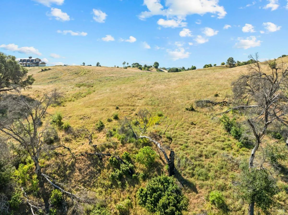 Nineteen Vacant Acres for Sale Outside Vacaville, CA - Image 3
