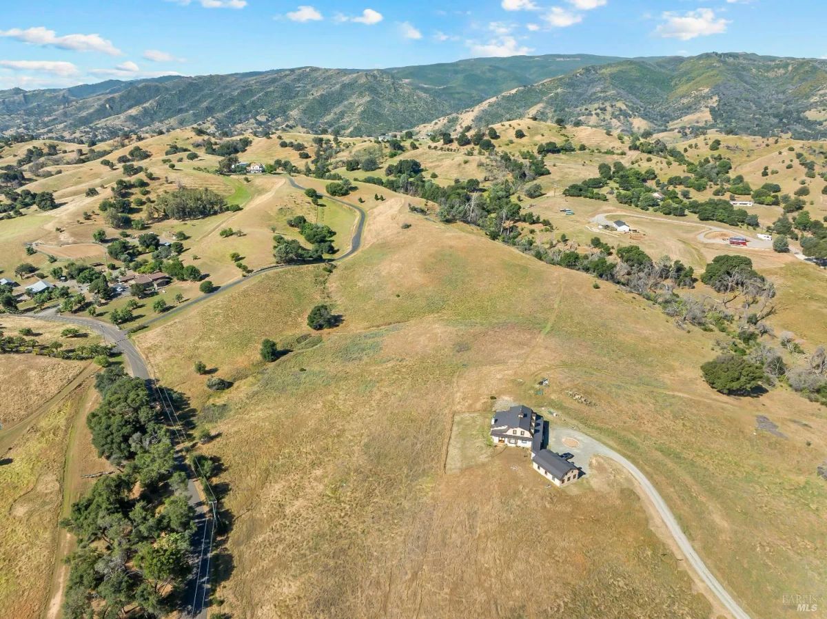 Decorative background for Nineteen Vacant Acres for Sale Outside Vacaville, CA image 6