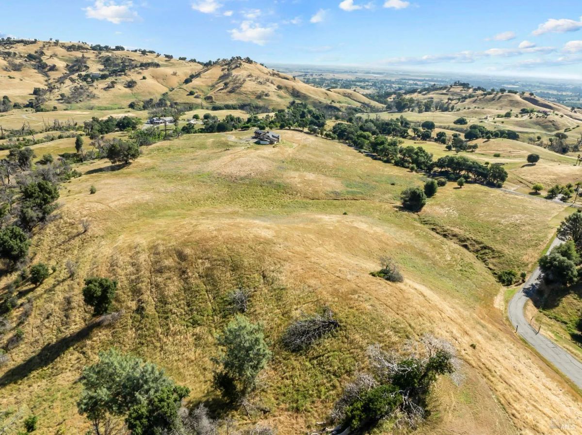 Decorative background for Nineteen Vacant Acres for Sale Outside Vacaville, CA image 22