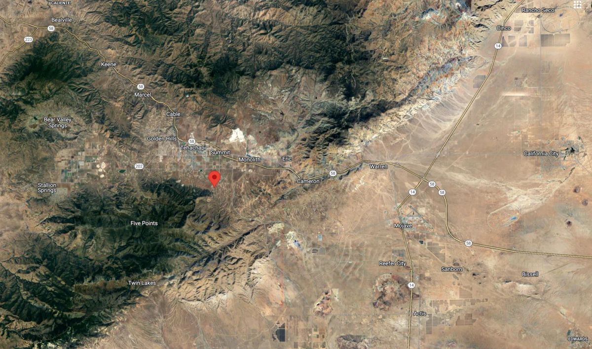 Decorative background for 2.6 Acres South of Tehachapi image 5