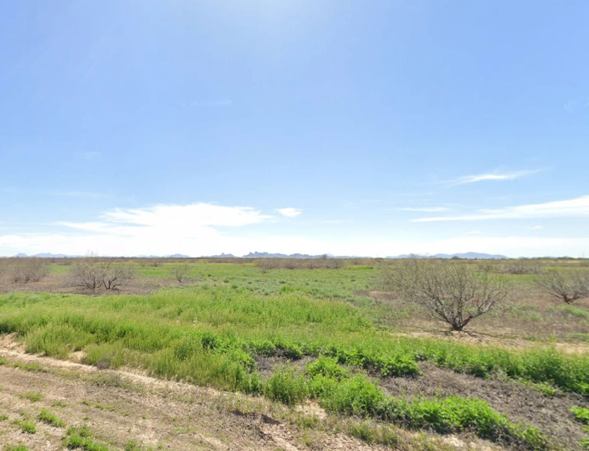 Level, Undeveloped Lot in Arizona City - Image 4