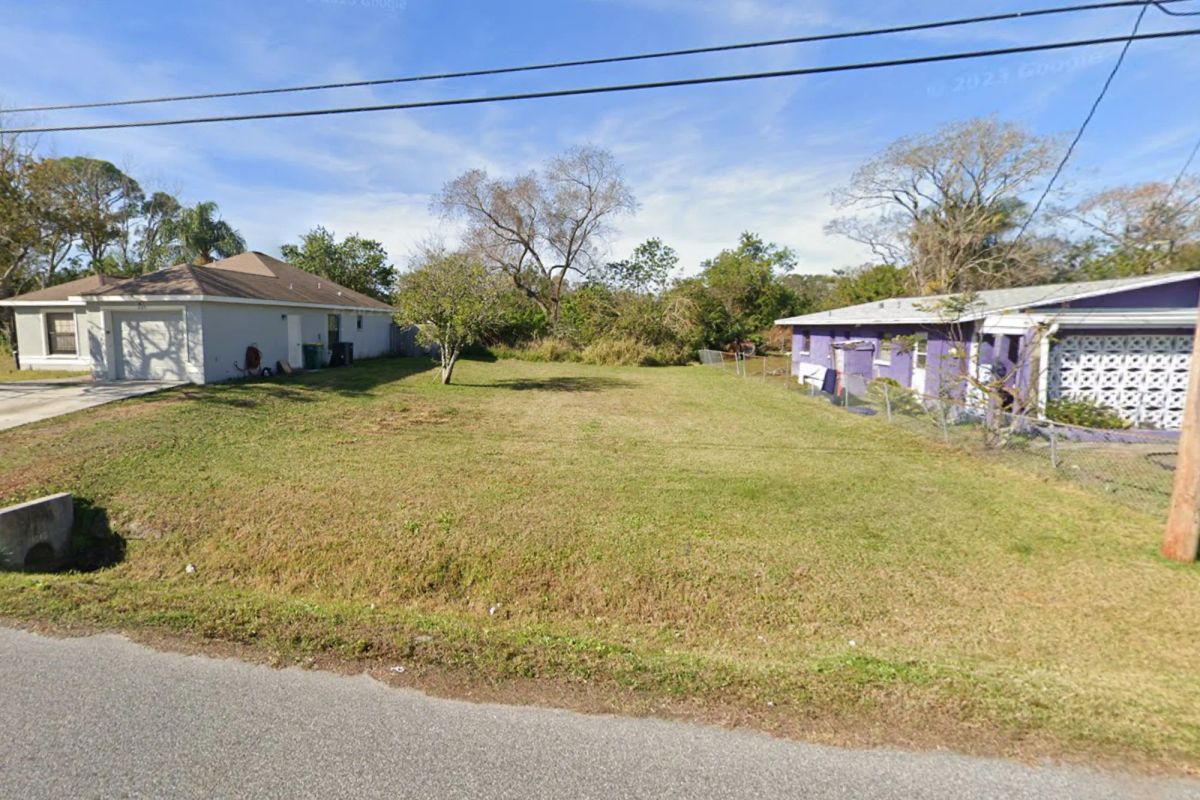 Vacant, Level, Cleared Residential Lot in Cocoa, FL - Main image