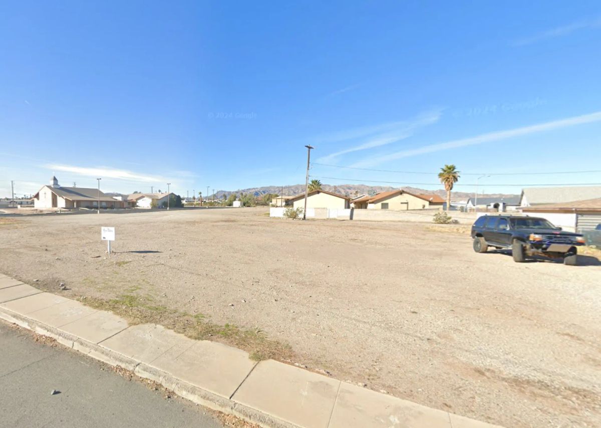 Decorative background for Cleared, Level lot Near CA/AZ Border image 7