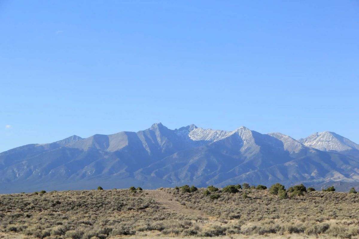 4.13 Acres Near Blanca - Drive Right Onto It, Quiet High Desert - Main image