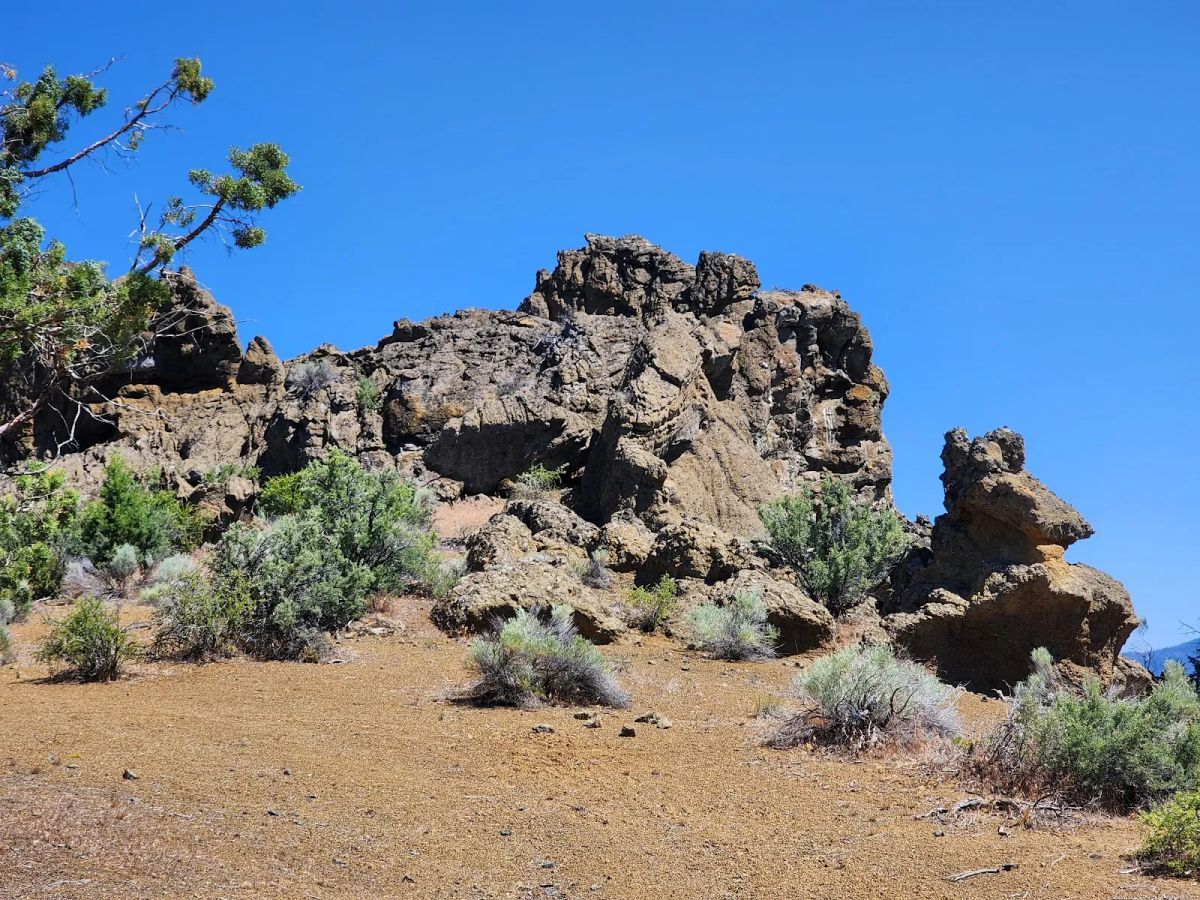 Decorative background for Ancient Rocks, Big Sky, and 2.82 Acres All to Yourself image 9