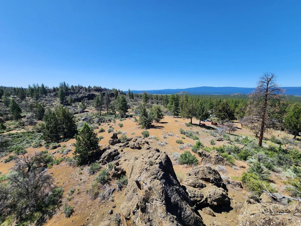Decorative background for Ancient Rocks, Big Sky, and 2.82 Acres All to Yourself image 20